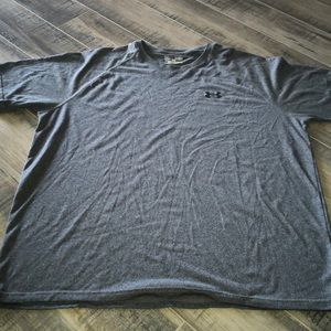 Dark Gray Men’s Under Armour Tee